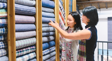 这个姑娘“布”得了