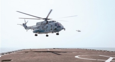 海军某登陆舰支队开展海上训练