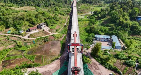 西渝高铁达州至广安段完成架梁